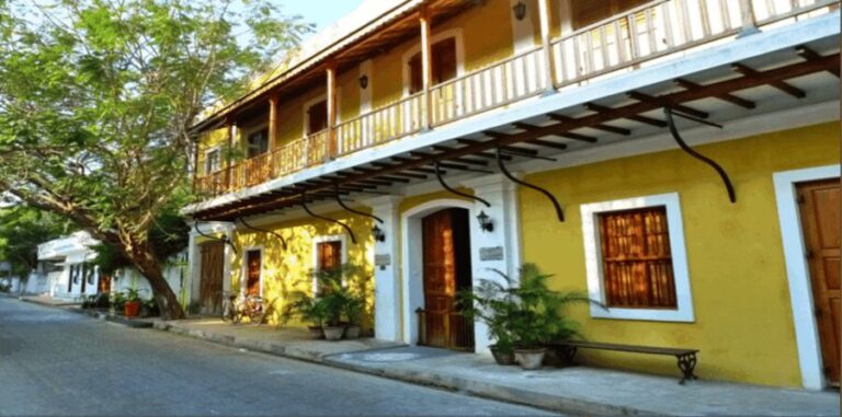 Pondicherry: Full day private tour from Chennai - Aurobindo Ashram – A Place of Serenity and Reflection