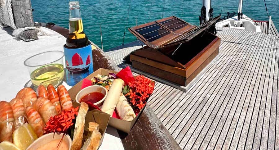 Port Douglas: Shaolin Seafood Lunch Sail, with Fresh Prawns - Enjoying the Seafood: Freshness and Flavor