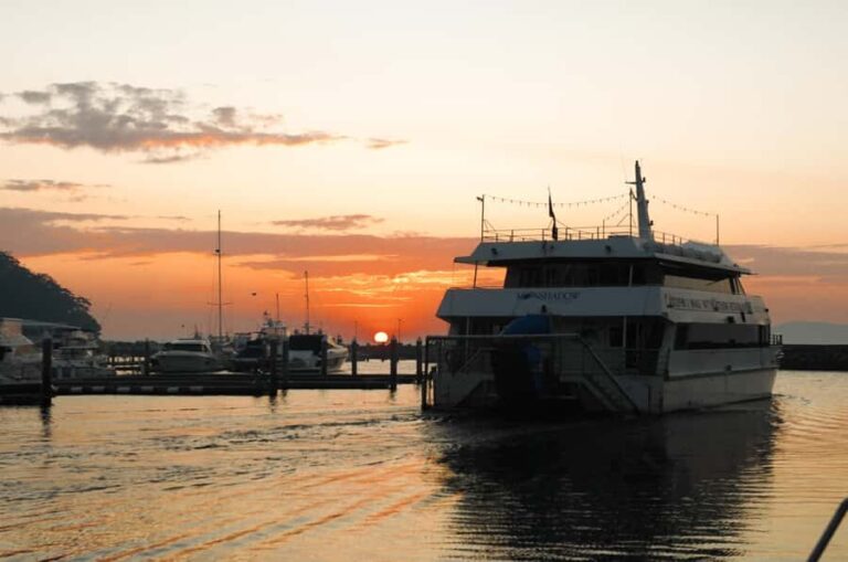 Port Stephens: Sunset on the Bay Cruise - The Views and Atmosphere