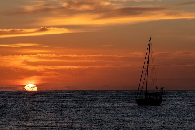 Private and Local Sunset Cruise in Tahiti - What Sets This Tour Apart?