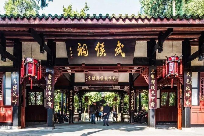 Private Chengdu Impression Day Tour including Panda Base - Who Is This Tour Best Suited For?
