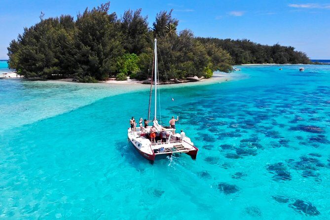 PRIVATE Full Day Tour : Moorea Snorkeling & Sailing on a Catamaran named Taboo - The Experience of the Guides and the Boat