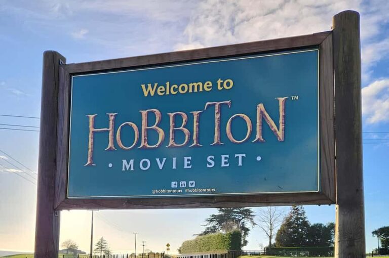 Private Hobbiton & BlueSprings & Redwood forest fromAuckland - What to Expect at Each Stop