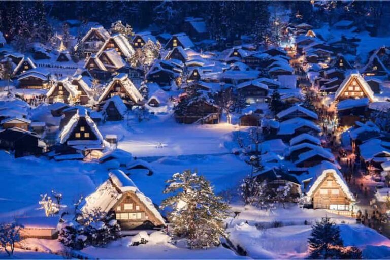 Private Shirakawago & Takayama Tour with Pickup and Drop-off - Discovering Shirakawago’s Timeless Charm