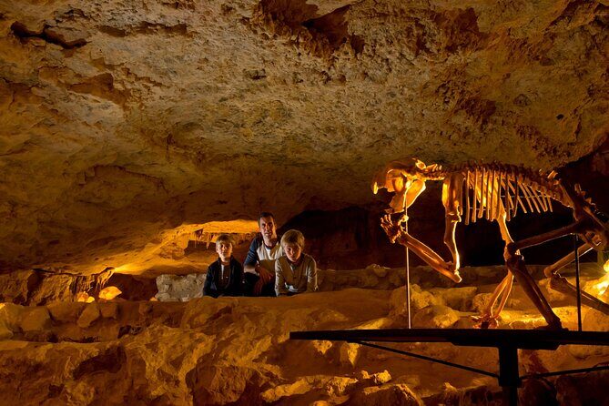 Private Tour at Naracoorte Caves - A Step Back in Time at Yallum Park Mansion