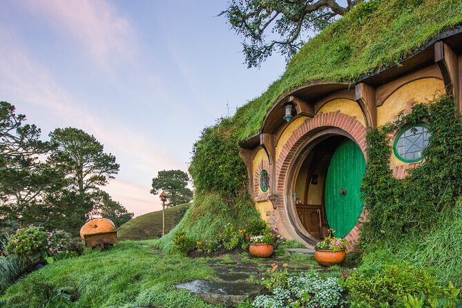 Private Tour: Hobbiton Movie Set & Hamilton Gardens Experience - The Hobbiton Experience: Into Middle-earth