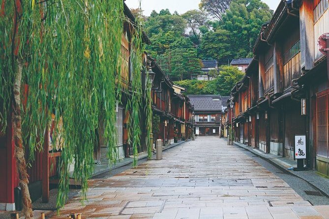 Private Transfer from Takayama to Kanazawa Including Shirakawago - How the Reviews Reflect the Experience