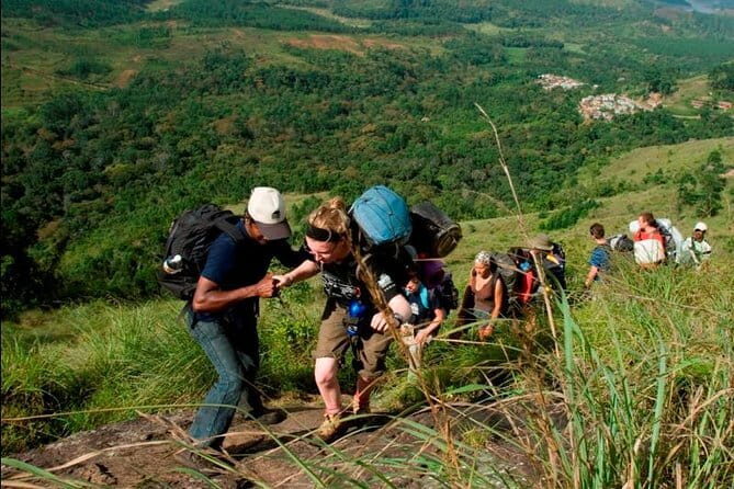 Private Trekking Tour at Hantana Mountain - Detailed Breakdown of the Itinerary