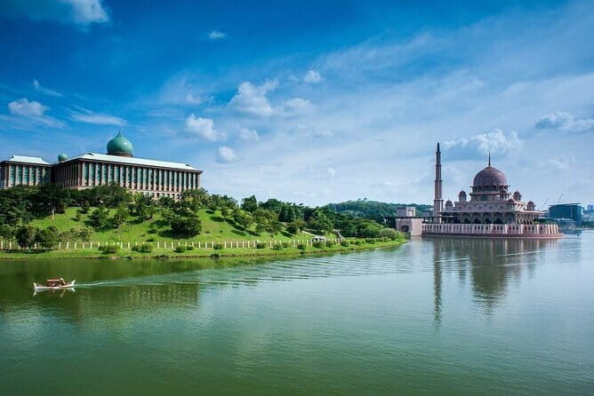 Putrajaya Open Air Tour from Kuala Lumpur with Sight SeeingCruise - In-Depth Look at the Itinerary