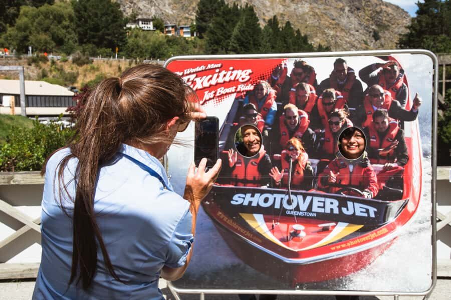 Queenstown: Highlights Wine & Lake Cruise Half-Day Tour - Gibbston Valley — Wine Tasting & Bungy