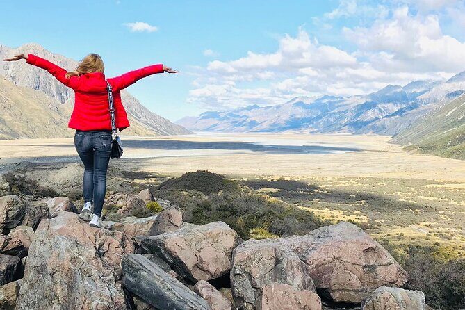 Queenstown to Christchurch One-Way Tour via Mt Cook & Lake Tekapo - Transportation and Group Dynamics