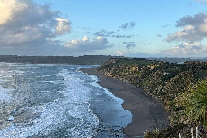 Raglan New Zealand Adventure Tour from Auckland - Exploring Raglan: Town vibes and Fish & Chips