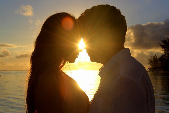 Reef Discovery Private Sunset Cruise in Bora-Bora - Authenticity and Hospitality: What Travelers Say