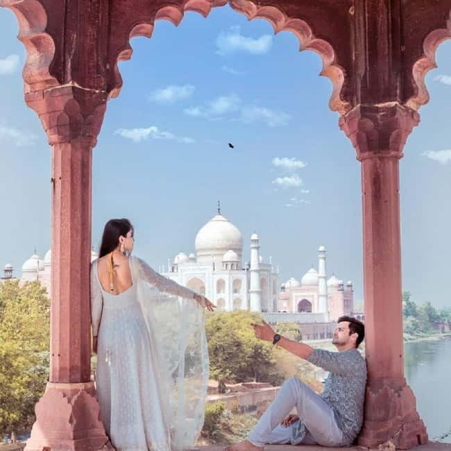 Rent a sari or kurta pajama for Taj Mahal visit & picture - How This Tour Fits Different Types of Travelers