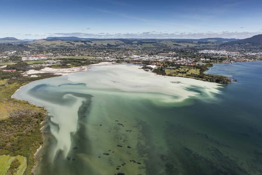 Rotorua: Helicopter Flight and Guided Walk on Mt Tarawera - Who Should Consider This Tour?