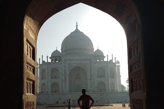 Same day tour with private car Delhi to Agra - A Closer Look at the Itinerary