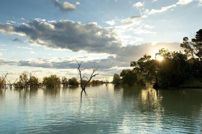 Scenic Helicopter Flight to Menindee Lakes - What Makes This Tour Special