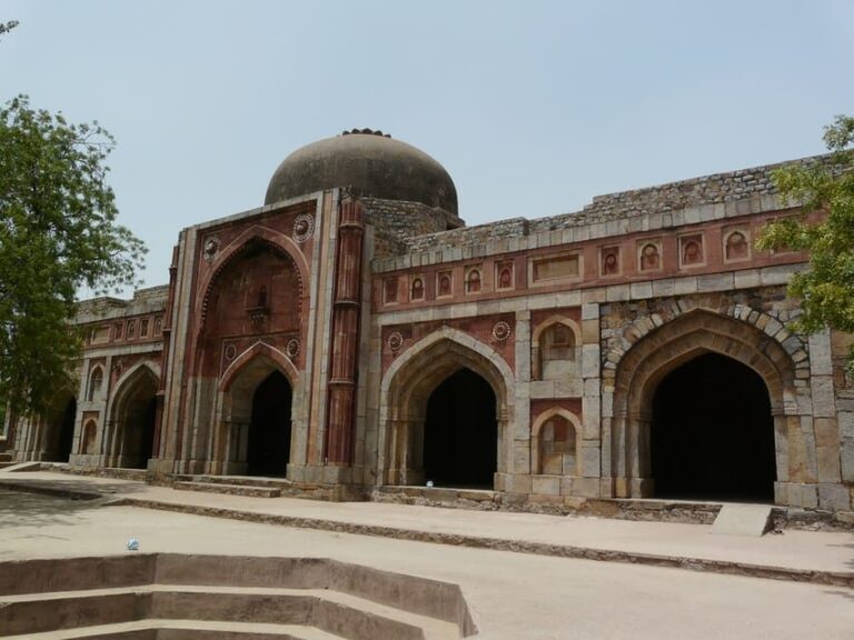 Secret and Spooky Ruins of Mehrauli Archaeological Park - What Makes This Tour Stand Out?