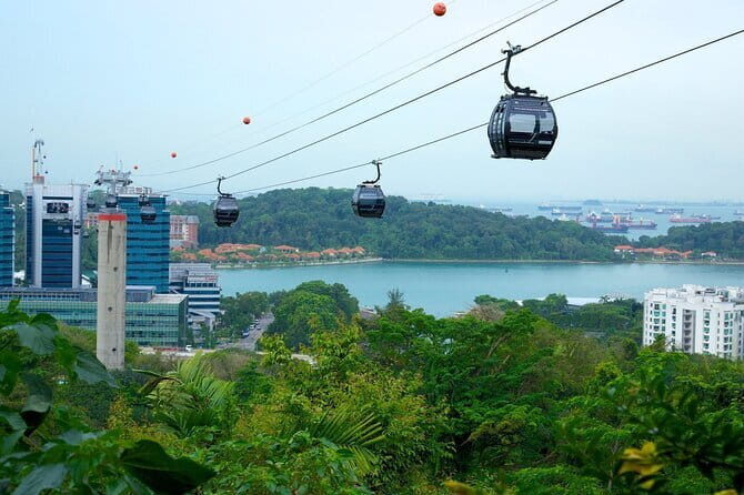 Sentosa Island Escapade with Roundtrip Transfers - S.E.A. Aquarium: Exploring Underwater Marvels