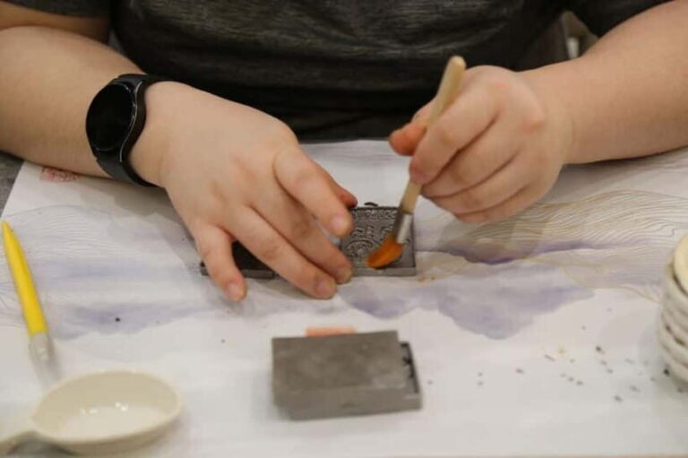 Shanghai: Hands-on Incense Tablet Making Class - The Crafting Experience: Step-by-Step