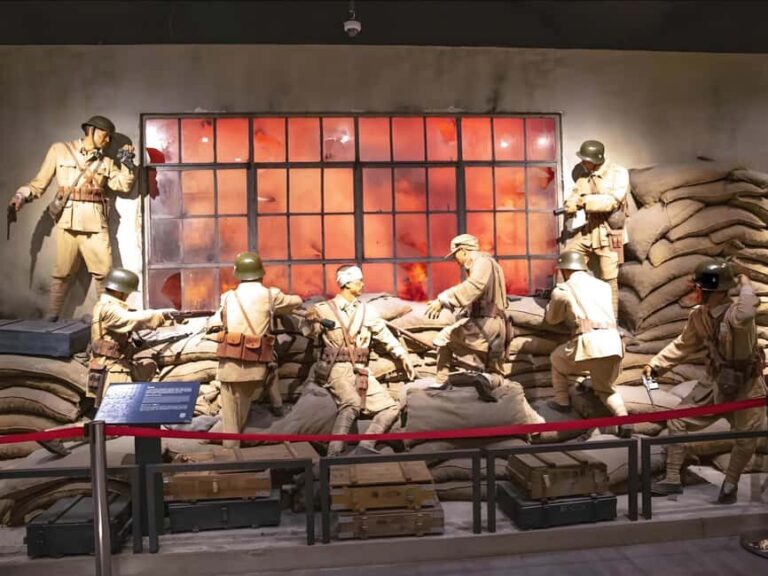 Shanghai: Yu Garden & Sihang Warehouse Guided Tour - Who Will Love This Tour?