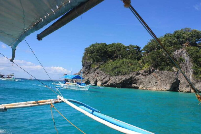 Shoreline Flavors: Boracay Island Tour with Buffet Lunch - Why This Tour Offers Great Value
