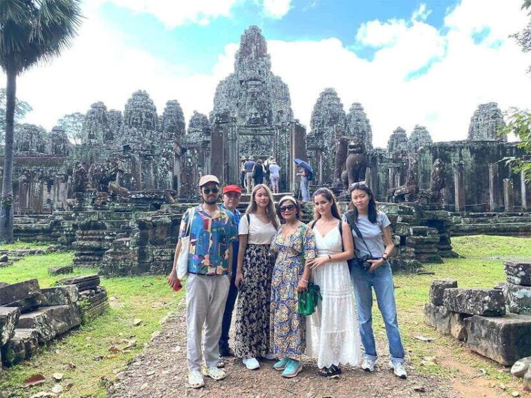 Siem Reap Angkor Wat 2-Day Tour with professional Tour Guide - Who Will Benefit Most from This Tour?