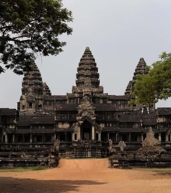 Siem Reap: Angkor Wat Tour with Italian-Speaking Guide - The Experience of Being Guided in Italian