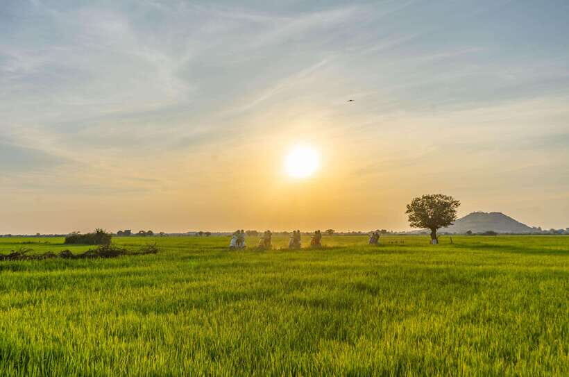 Siem Reap: Sunset Guided Vespa Tour & Local Villages - The Stops and Highlights