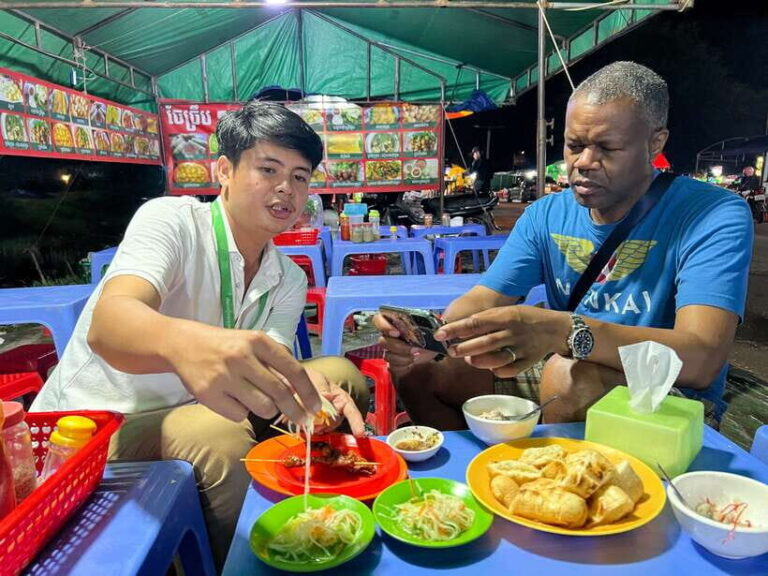 Siem Reap: Tonle Sap and Kampong Phluk Tour with Street Food - Transportation and Group Size