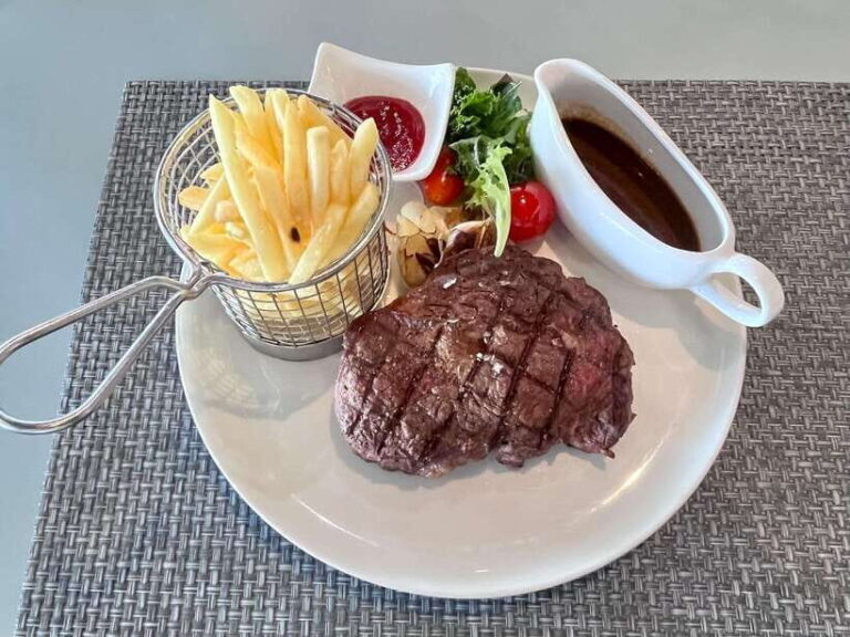 Singapore: Southern Island Cruise & Dining at Clubhouse - Who Will Enjoy This Tour?