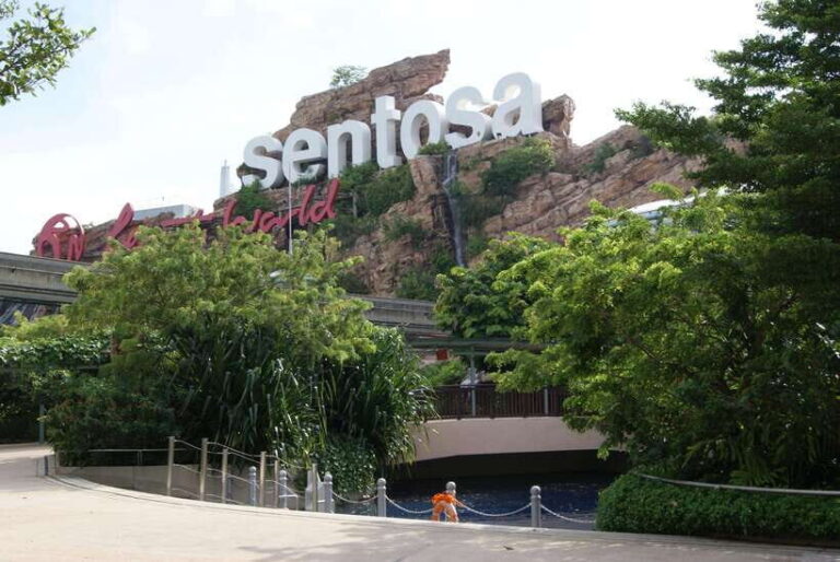 Singapore : Sunset Cable Car, Wings Of Time at Sentosa - Additional Details and Practical Tips