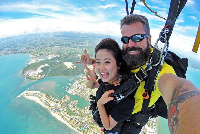 Skydive Fiji Radical 10000ft Tandem Jump (30 seconds free fall) - What Makes This Skydive Stand Out