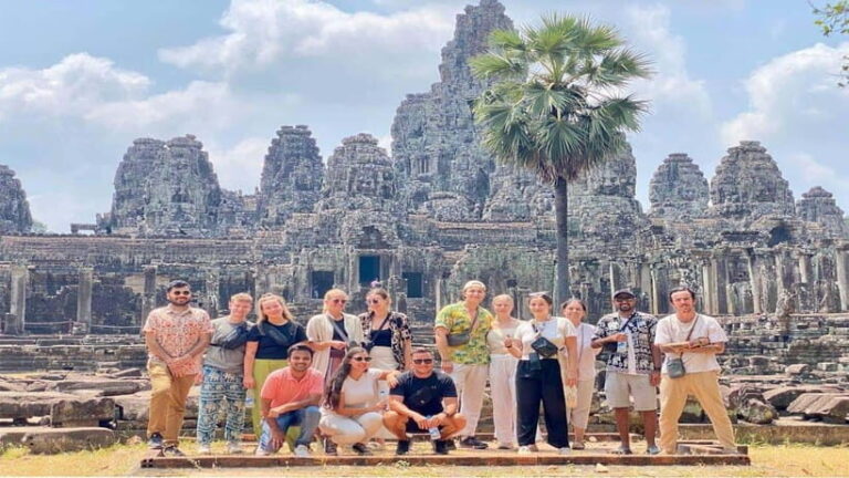 Small Group Explore Angkor Wat Sunrise Tour with Guide - Detailed Itinerary Breakdown