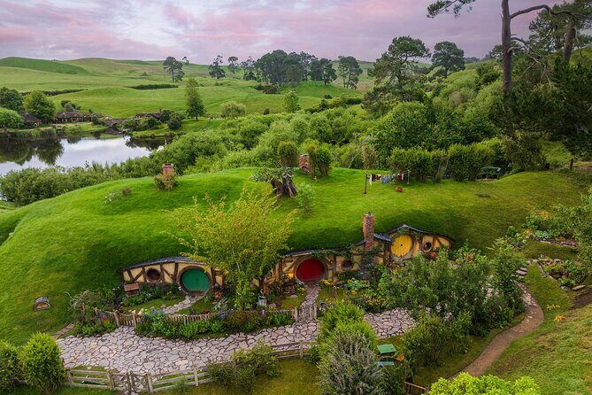 Small Group Luxury Hobbiton Tour incl. Lunch From Auckland - An In-Depth Look at the Experience
