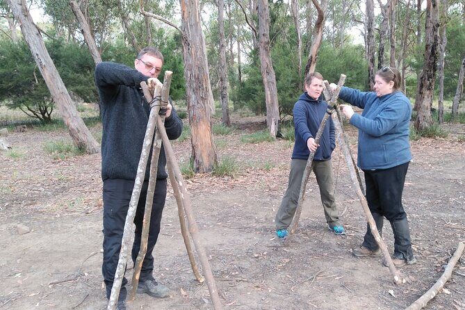 Survival Course & Basic Bushcraft Learning to Survive in the Wild - A Practical Introduction to Wilderness Survival