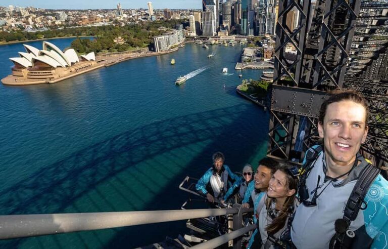 Sydney: BridgeClimb Summit Insider - The Value of the BridgeClimb Insider