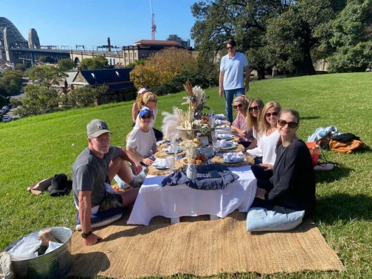 Sydney: Guided City Walk with Picnic Lunch - Walking Along Circular Quay and the Harbour