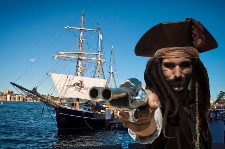 Sydney Harbor: Theatrical Pirates Cruise - An Honest Look at the Experience