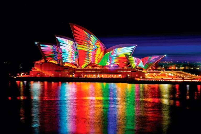 Sydney: Intimate Vivid Harbour Cruise with Canapes - The Itinerary and Experience Breakdown