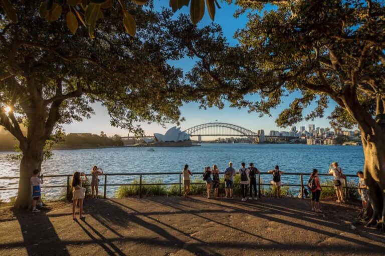 Sydney: Sydney Harbour Sunset Photo Tour & Cruise - Who should consider this tour?