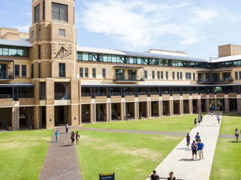 Sydney: University of New South Wales Campus Tour - The Experience from a Traveler’s Perspective