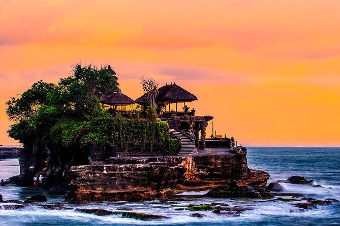 Taman Ayun and Tanah Lot Temple Tour - How the Day Unfolds