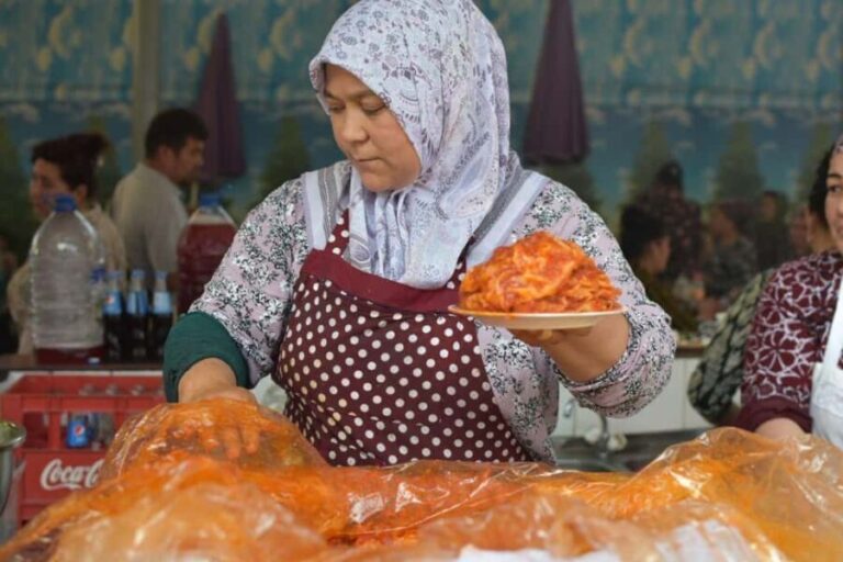 Tashkent: Vegan Street Food Tour with Local Guide - Detailed Breakdown of the Itinerary