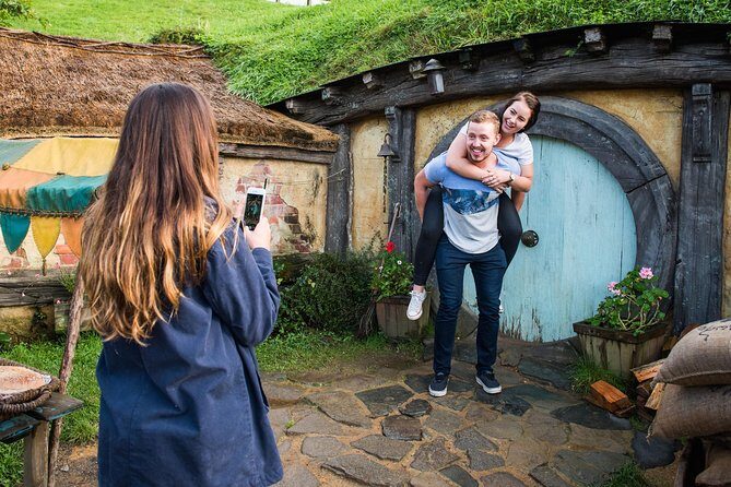 The Hobbiton Movie Set Small-Group Guided Tour from Auckland - An In-depth Look at the Hobbiton Tour Experience