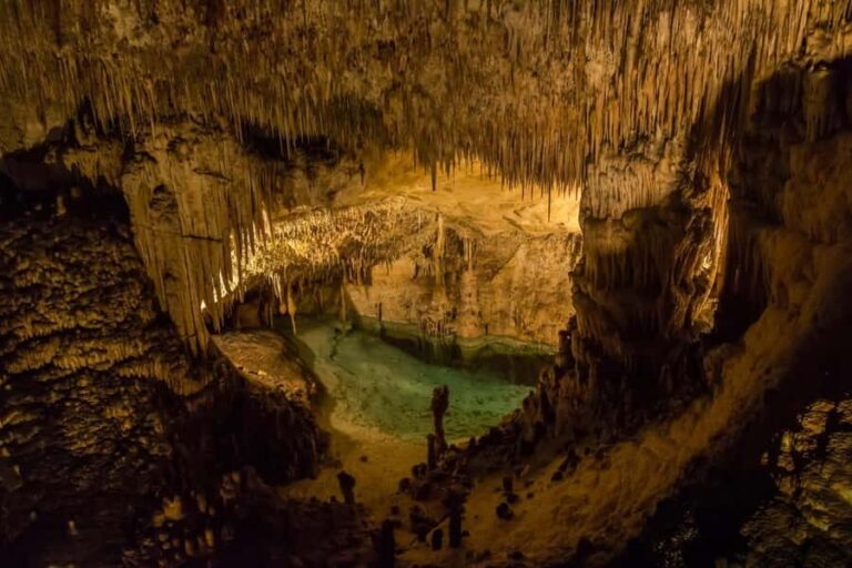Tingo Maria: Mantle Cave - The Trail and Cave Entrance