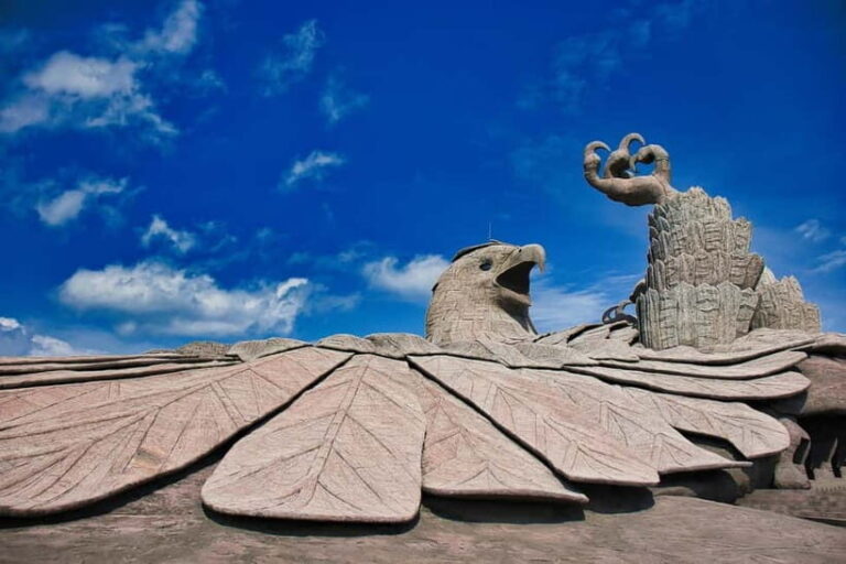 Trivandrum: Jatayu Nature Park & Varkala Beach Private Tour - A Closer Look at the Itinerary