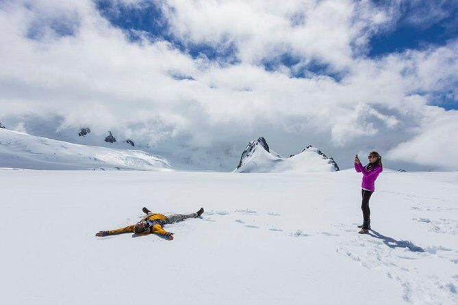 Twin Glacier 35-Minute Helicopter Flight from Fox Glacier - An In-Depth Look at the Experience