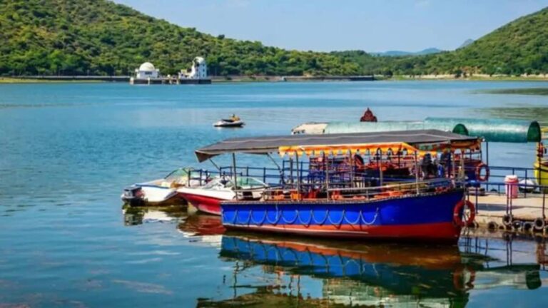 UDAIPUR FULL DAY TOUR - Authentic Experiences and Local Flavor