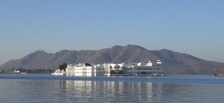 Udaipur Highlights: Private City Sightseeing guided tour - Who Should Consider This Tour?